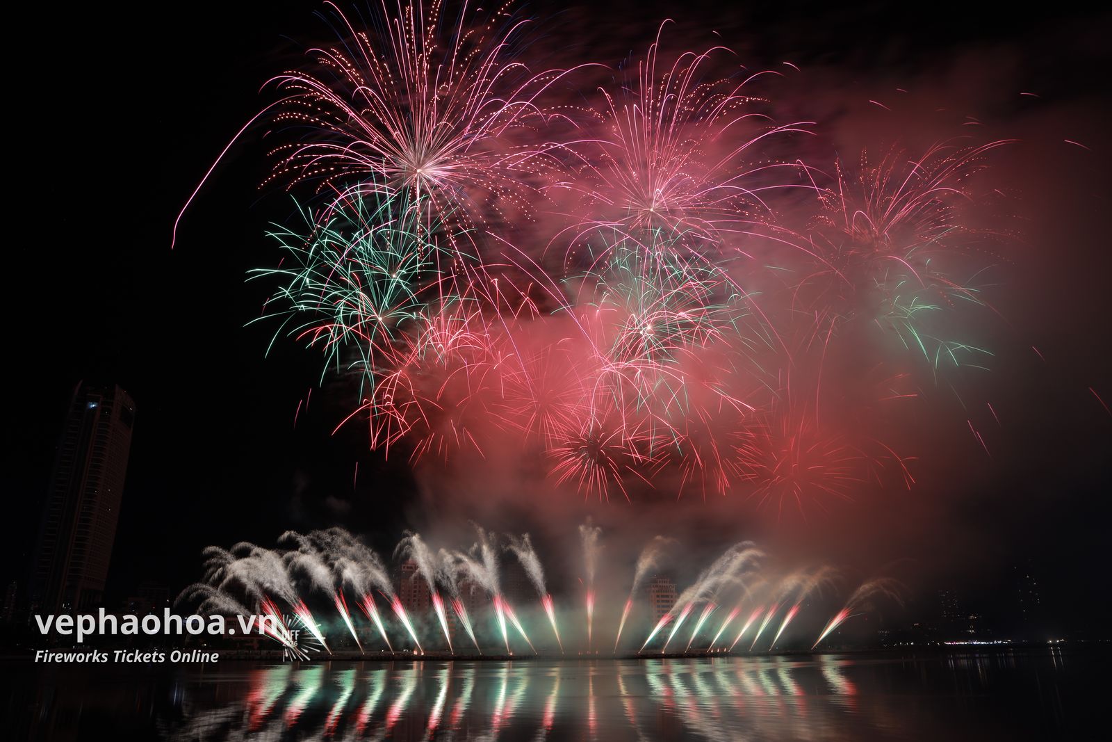 Màn trình diễn pháo hoa của đội Việt Nam