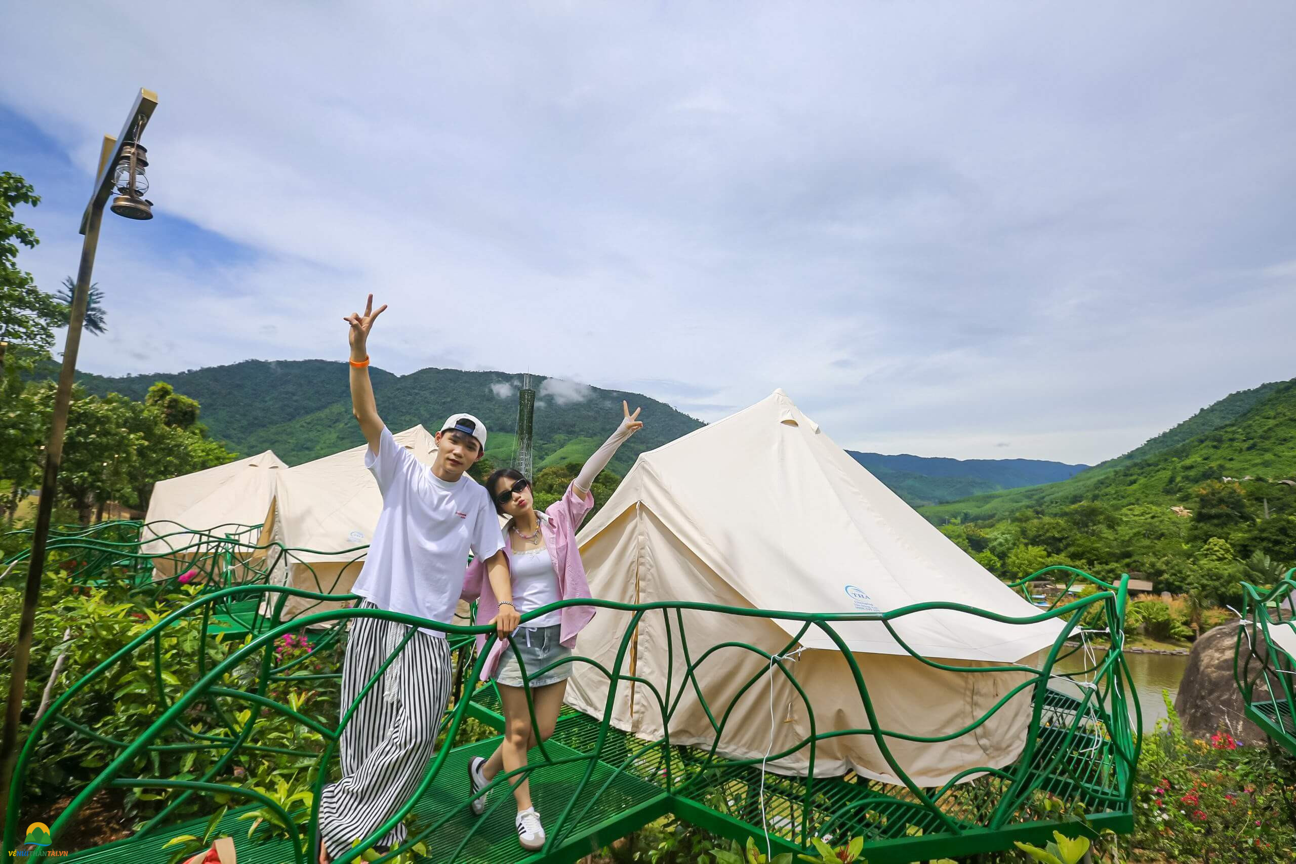 Cắm Trại Núi Thần Tài: Trải Nghiệm “Lên Núi Ngủ Lều” Độc Đáo
