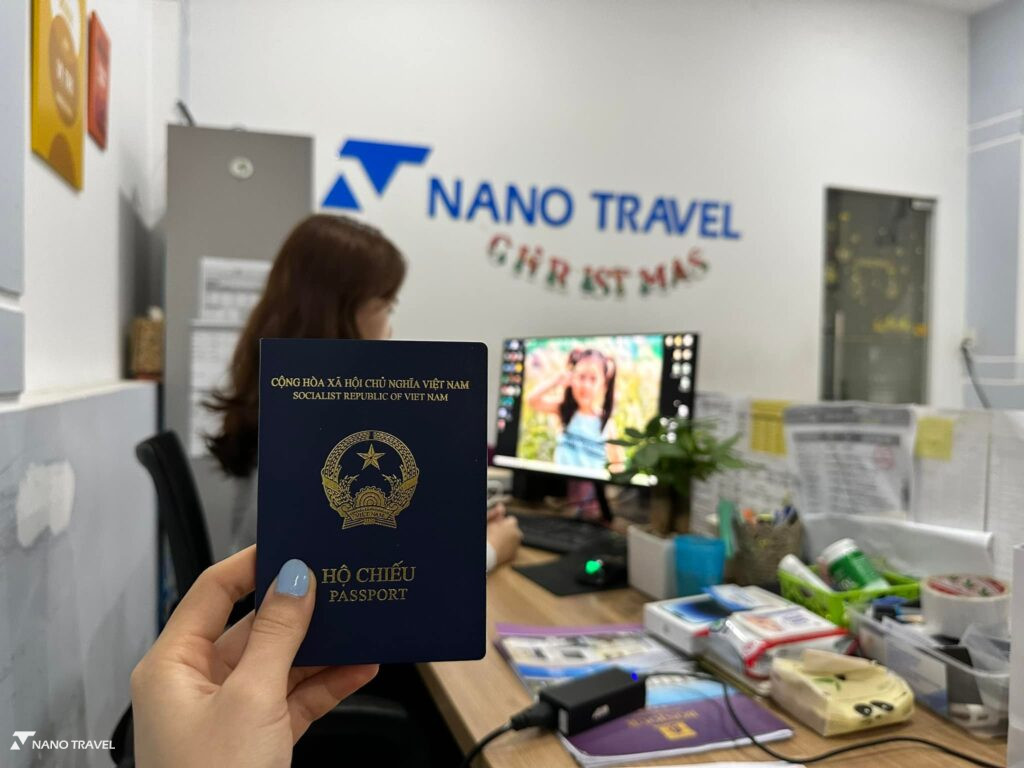 Làm hộ chiếu tại nhà bởi Nano Travel